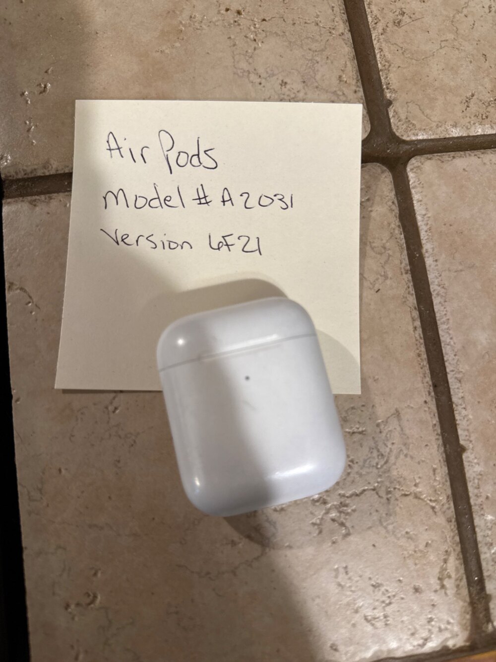 Apple AirPods Wireless Earbuds With Charging Case Model A2031 6F21